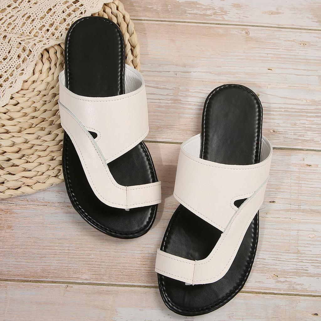 Модные женские летние шлепанцы на плоской подошве из кожи белого и черного цвета, сандалии телесного цвета, дизайнерские пляжные туфли для отдыха на каждый день, размер 36-43