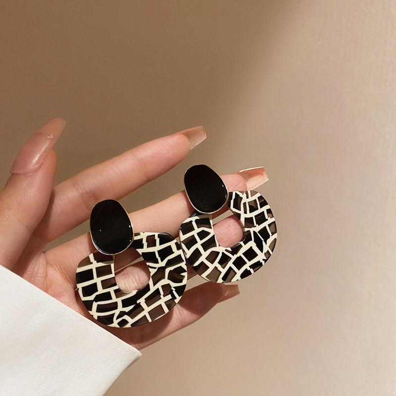 Акриловые геометрические серьги с ощущением роскоши, нишевой индивидуальности, модные серьги, европейские и американские минималистичные серьги