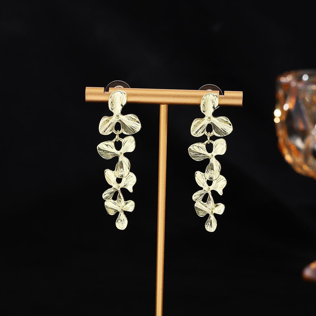 French Light Luxury Simple Romantic Flower Earrings, Retro Personality And Creative High-End Earrings