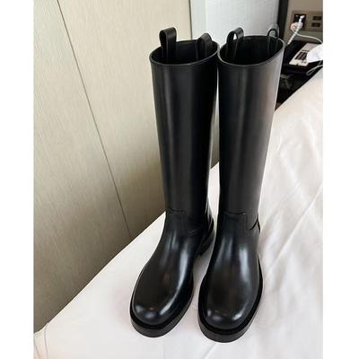 Виноградные материнские прямые ботинки на толстой подошве для женских осенне-зимних новых моделей, чтобы увеличить рост и выглядеть стройнее для невысоких людей