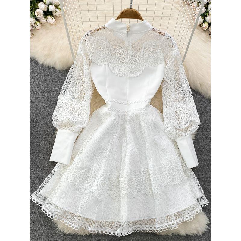 Ретро платье А-силуэта с длинными рукавами, воротником-стойкой и кружевом, связанное крючком
