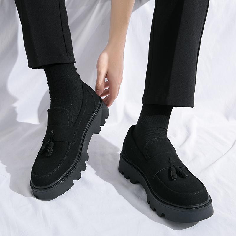 Мокасины с кисточками на платформе, замшевые туфли, мужские свадебные туфли на толстой подошве, черные, формальные, деловые туфли, кожаные, без застежек, увеличение