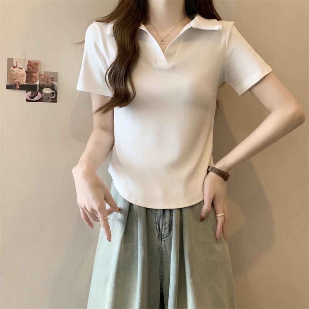 Женская летняя облегающая хлопковая футболка-поло с рисунком «рыбьи кости» и фирменным логотипом