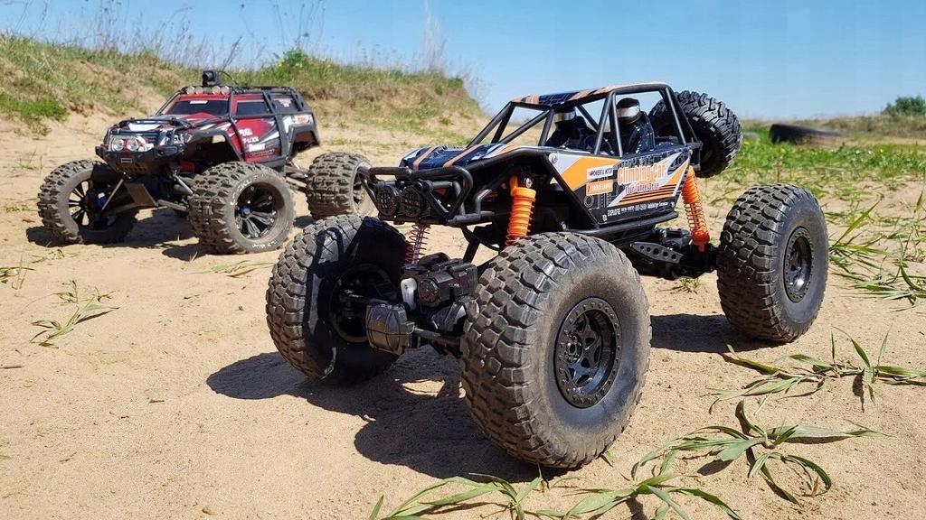 Радиоуправляемый внедорожник RC автомобиль с большим пультом управления 50 см 4x4 на гусеницах