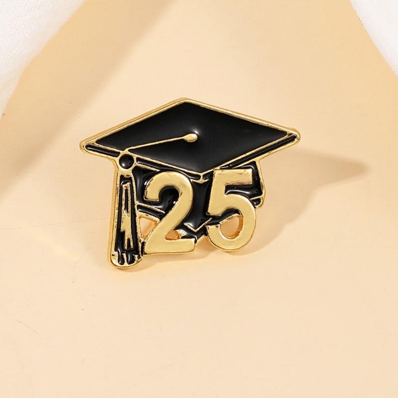 Elegant Graduation Caps Brooch Pin Beautifully Crafted Graduate Caps Pin Badge Adornment Enhancing Ceremony Attire