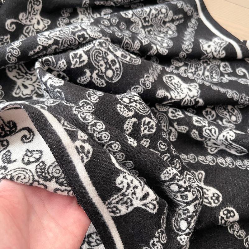 Light Luxury Imitation Cashmere Shawl Women's Clothing with Large Scarf Party Shawl Air-conditioned Room Warm Scarf Blanket