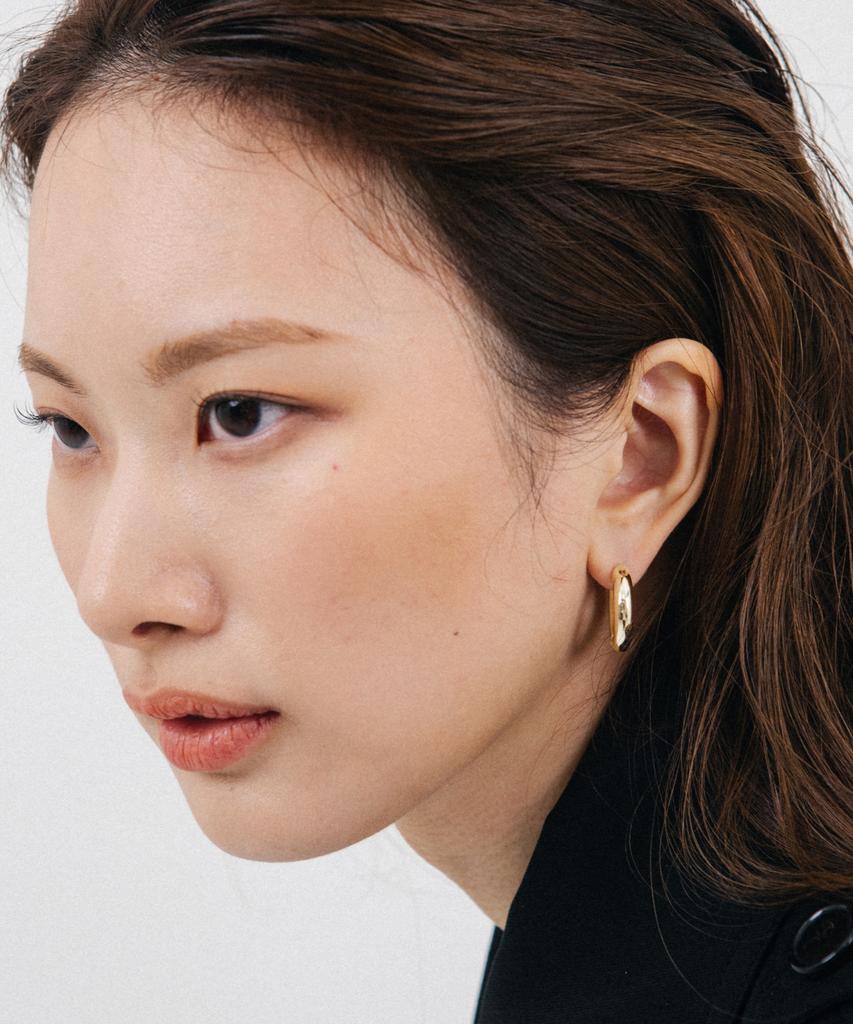 Tacit Lowkey Hoop Earring Gold