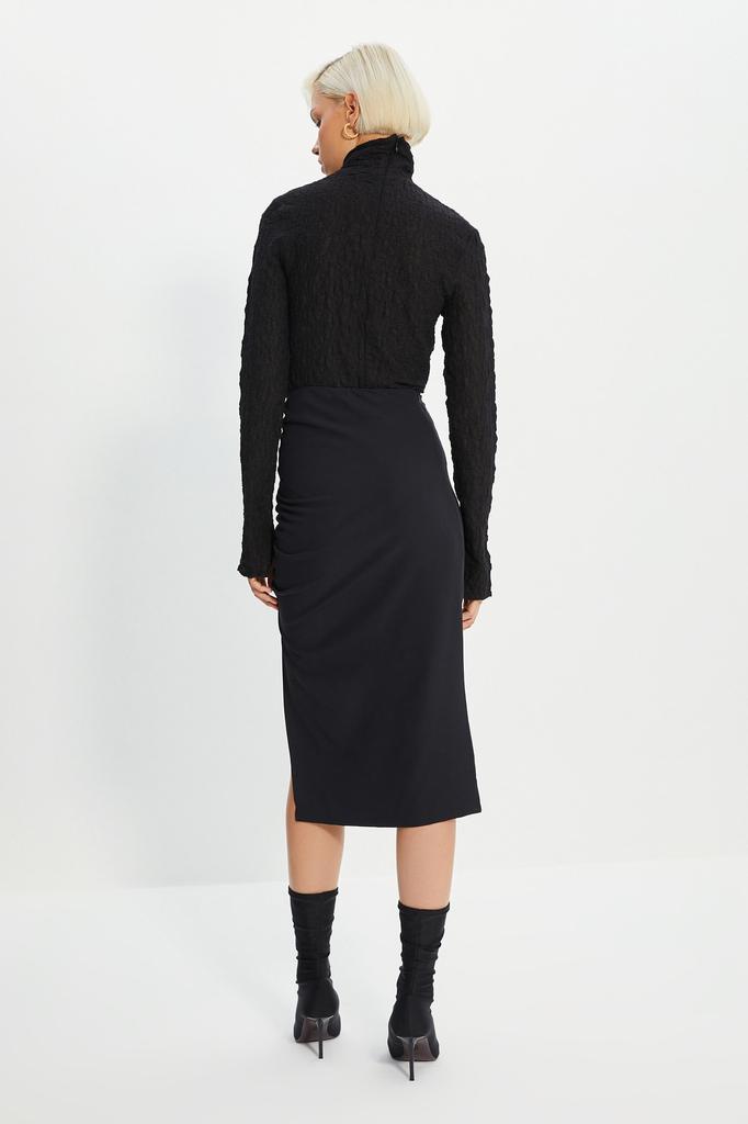 Черная плиссированная юбка с детальным разрезом TWOSS20ET0045..