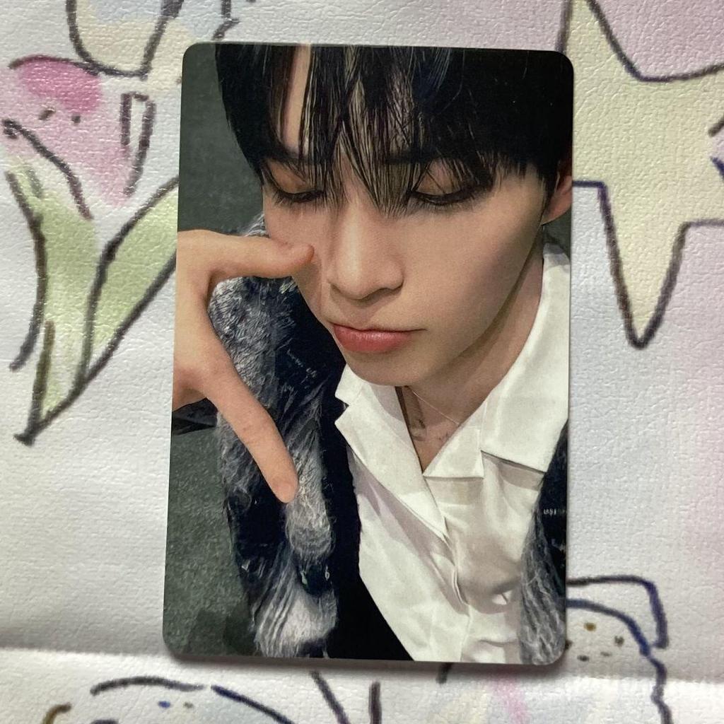 [USED] ZB1 Hanbin Zebewan B Prize Rock-Paper-Scissors Loser Trading Card