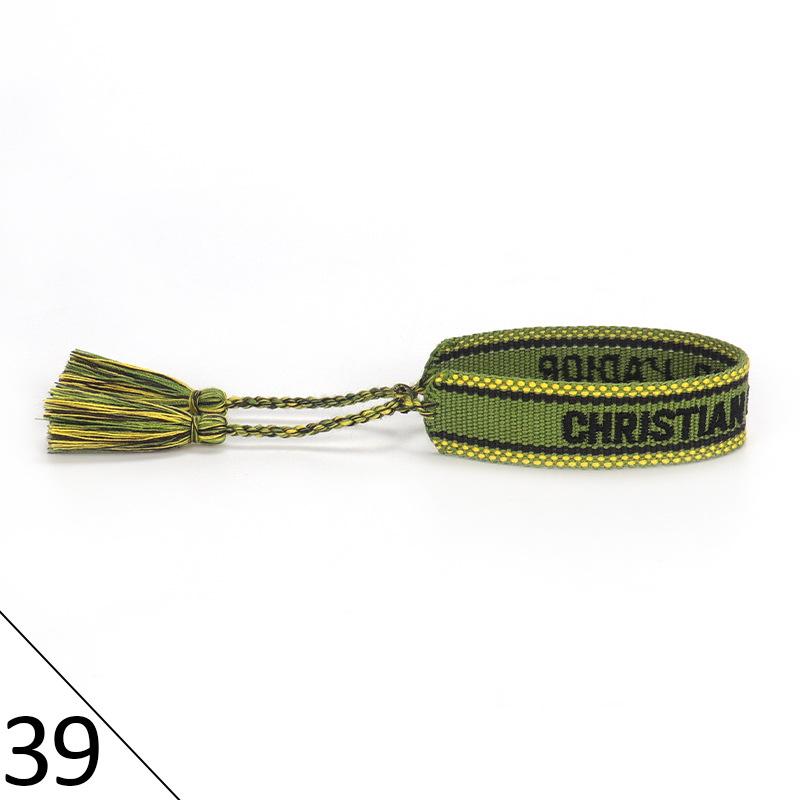 Браслет дружбы ручной работы с вышивкой и кисточками для женщин