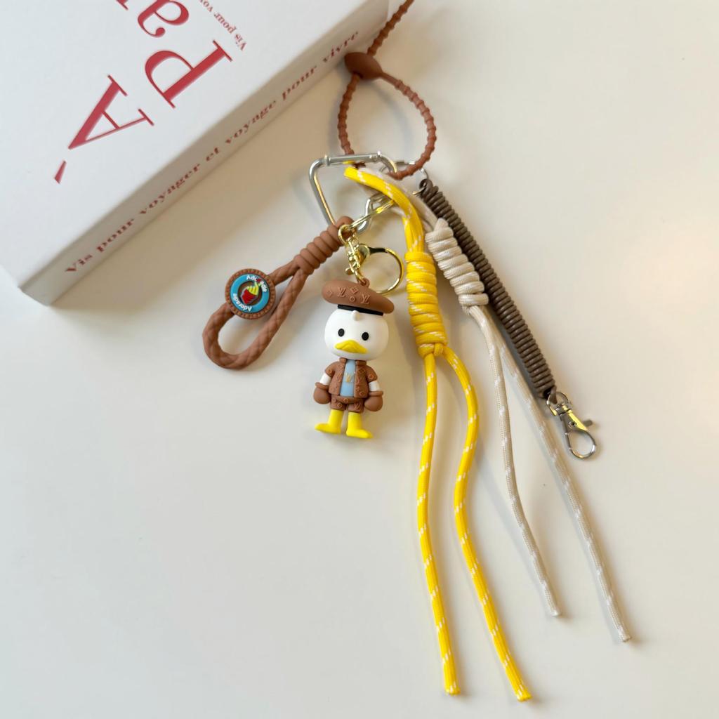 Плюшевый брелок для теннисной сумки Miu: Нишевый дизайн с брелоком из плетеной веревки