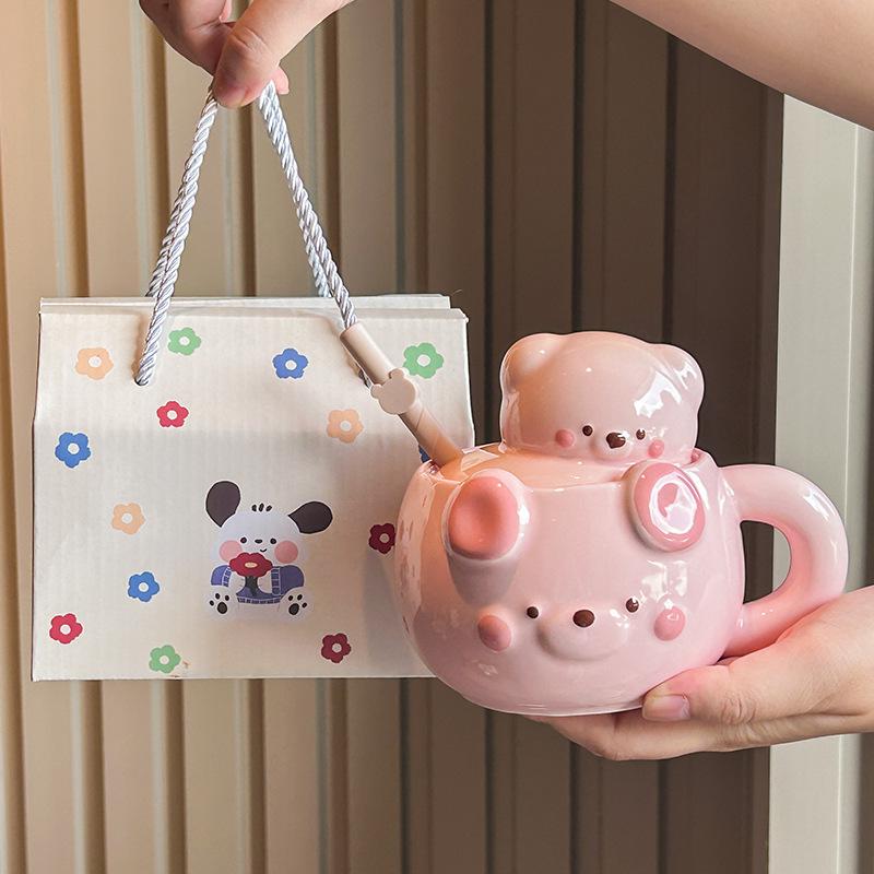 Кружка с кремовым мишкой, керамическая кружка высокой ценности для девочек с крышкой, бытовая чашка для питья, подарок на день рождения, сувенир