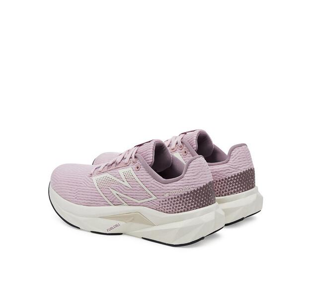 Беговые кроссовки New Balance FuelCell Propel v5