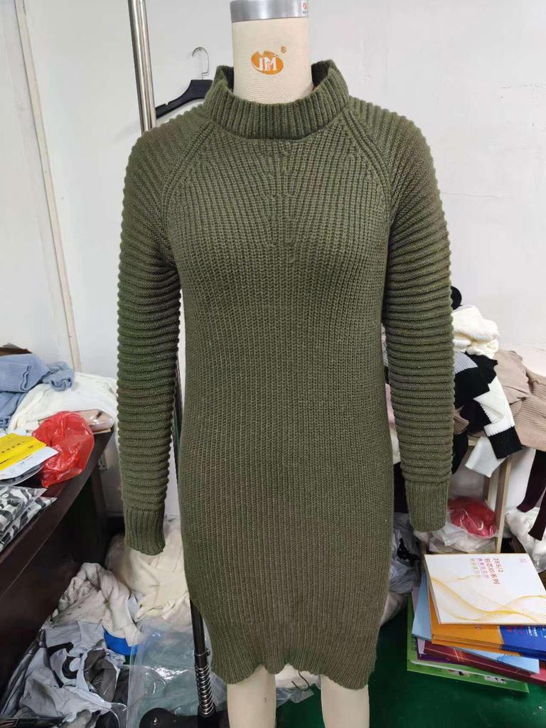 Платье-свитер с высоким воротником Осень/Зима 2024: Женский трикотаж с длинным рукавом в европейском и американском стиле