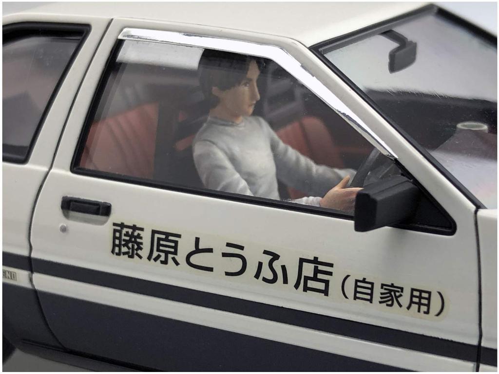 Aoshima Bunka Kyozai Серия Initial D Такуми Фудзивара AE86 Trueno с фигурой водителя Пластиковая модель 1/24 №14