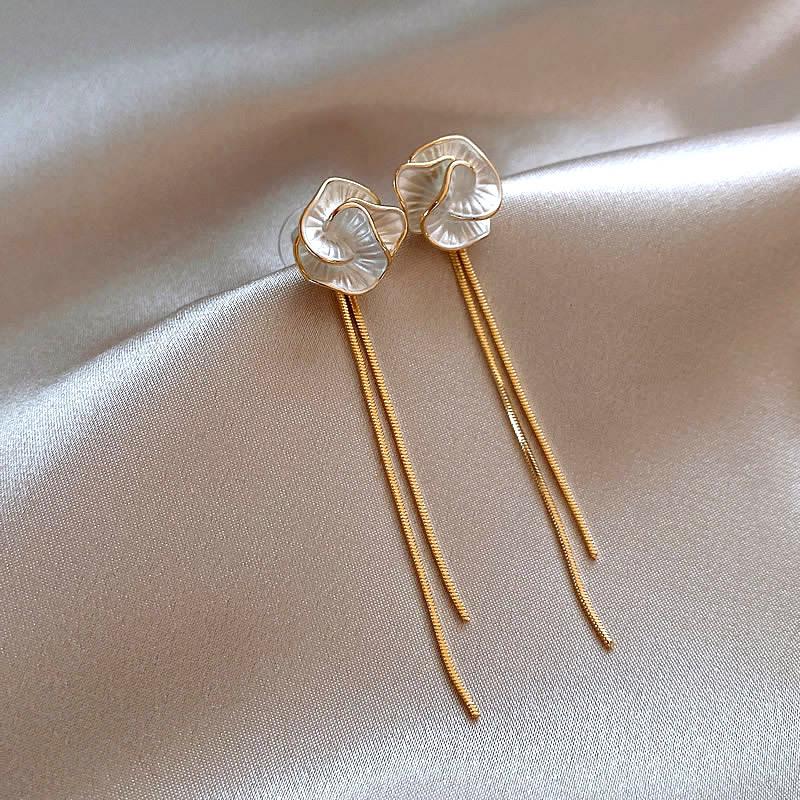 Белые эмалированные серьги-гвоздики с цветком для женщин, сложенные, уникальный дизайн, многослойные женские маленькие серьги с цветочным принтом