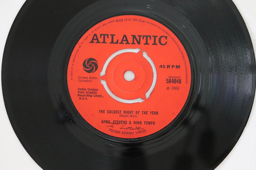 7-дюймовая пластинка NINO TEMPO & APRIL STEVENS - The Coldest Night Of The Year 584048 Atlantic 1966 Великобритания Поп Б/у