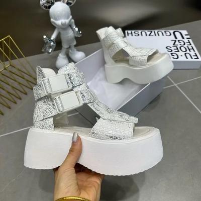 Модные женские сандалии Летние дышащие пляжные туфли для женщин Модные нескользящие сандалии на танкетке и платформе Брендовая горячо продаваемая женская обувь