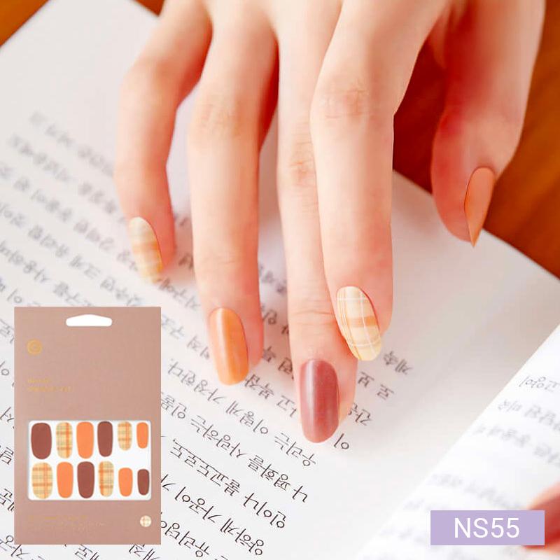 Теплые тона наклейки для ногтей 24 шт. | Самоклеящиеся полоски, Микс карамели и клетки, Быстрый 5-минутный маникюр