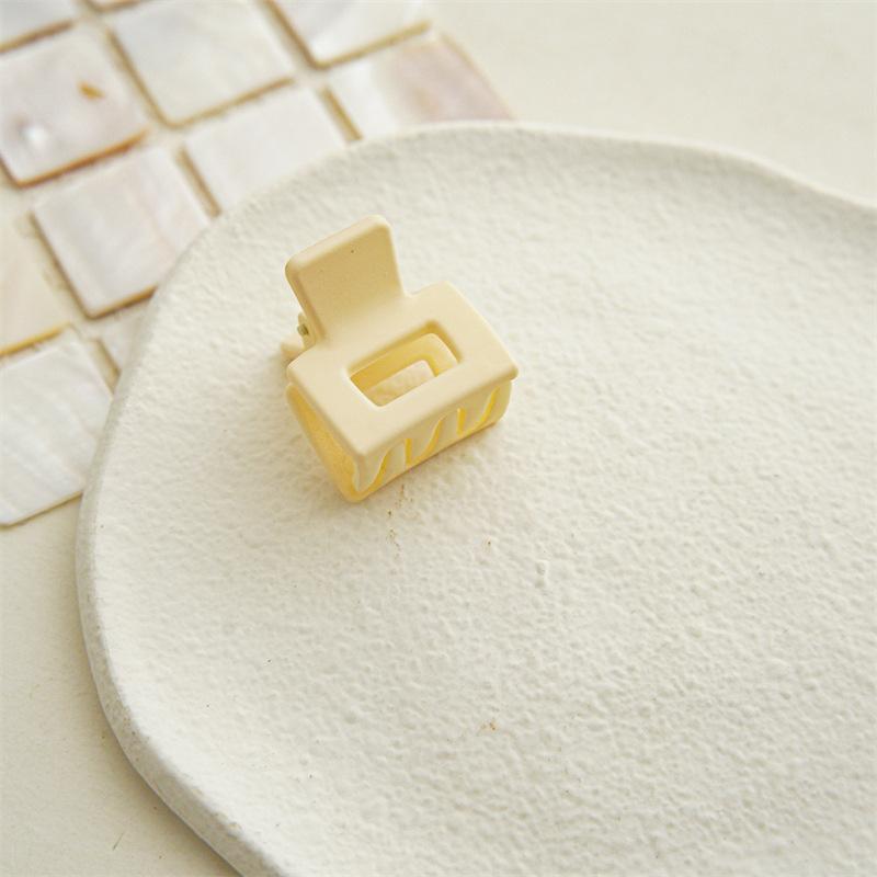 Маленькие квадратные когти для волос, матовая заколка для волос, простые заколки с геометрической формой, зажим для хвоста, аксессуары для волос в виде крабов для женщин