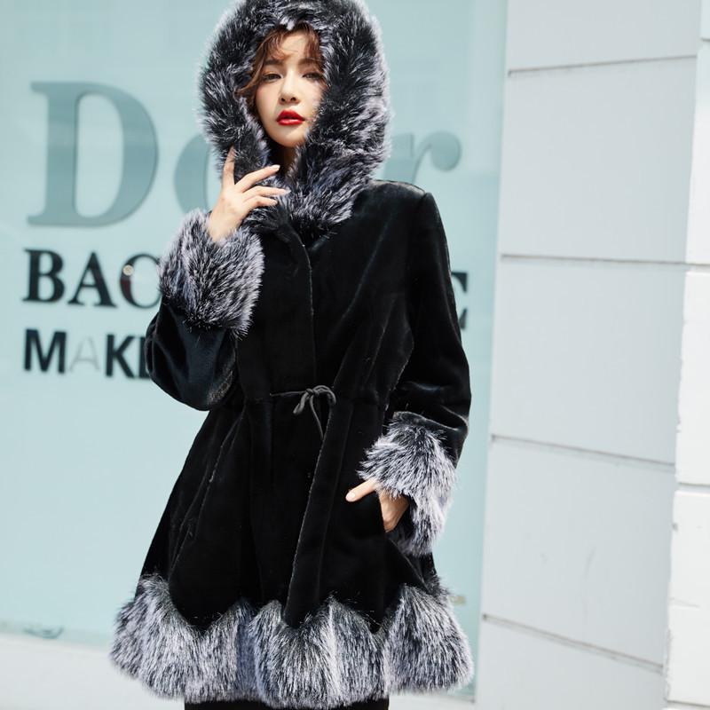 Пальто из искусственного меха норки и тосканы с капюшоном в корейском стиле с оборками и волнистым подолом (2021)