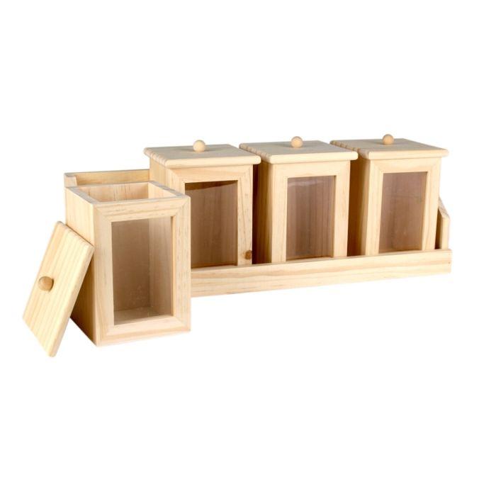 4 стеклянных деревянных горшочка для специй на деревянном подносе