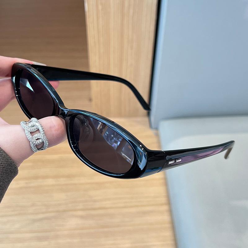 European and American oval small frame sunglasses men's and women's fashion retro women's high-end sunglasses women's UV protection S