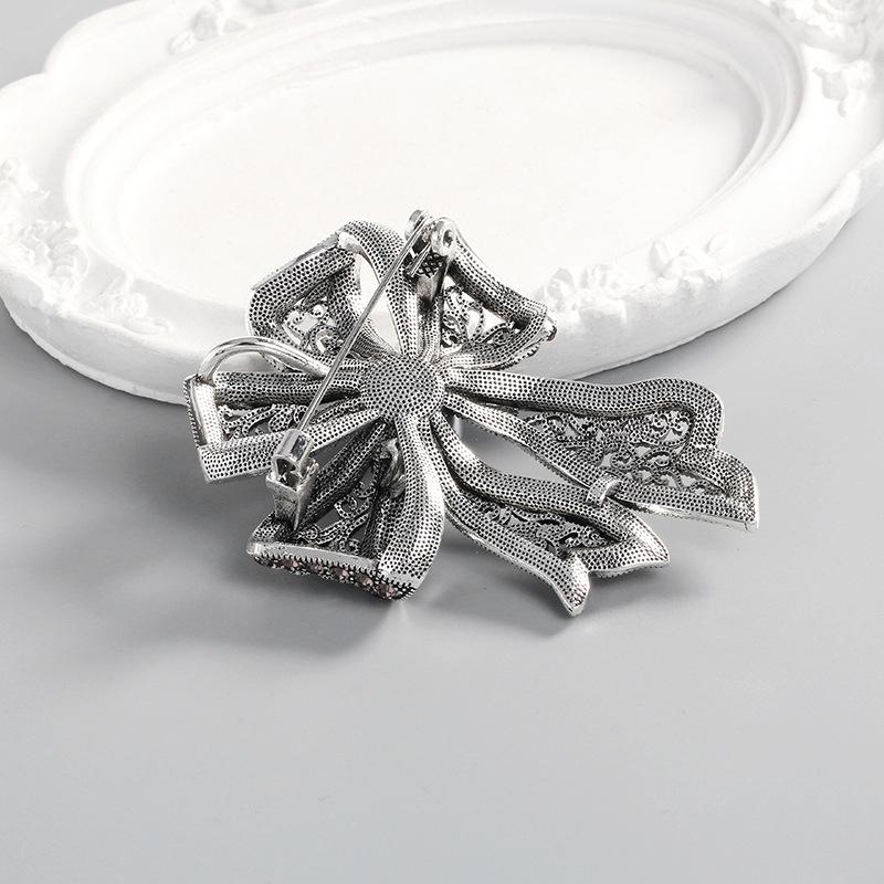 Vintage Rhinestone Pearl Bowknot Brooches For Women Clothing Coat Jewelry Party Accessries Gifts