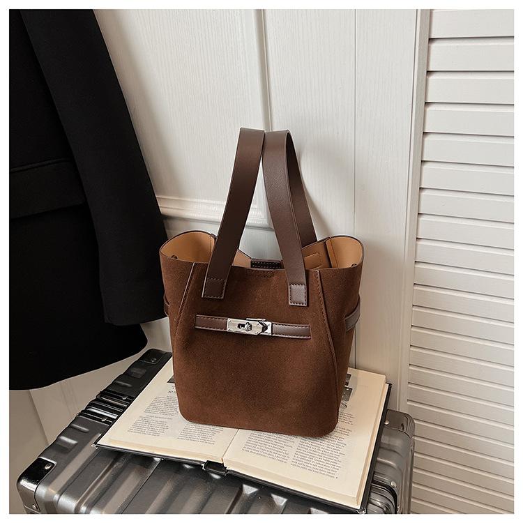 Нишевая сумка женская сумка на плечо ретро замшевая нишевый дизайн сумка-мессенджер сумка-ведро