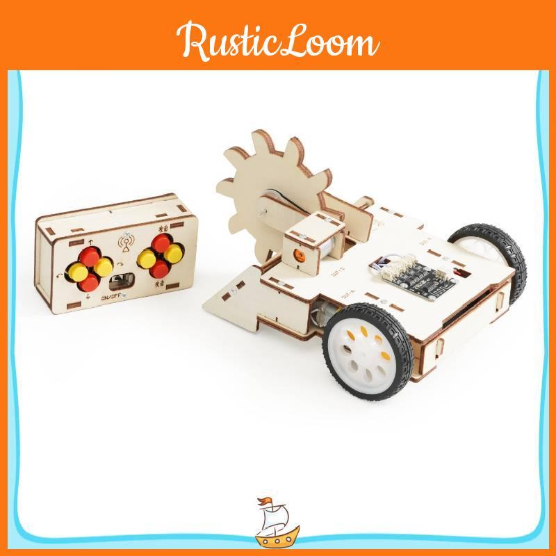 Wooden Assembled Remote Controlled Combat Vehicle With Rotating Children Toy Set