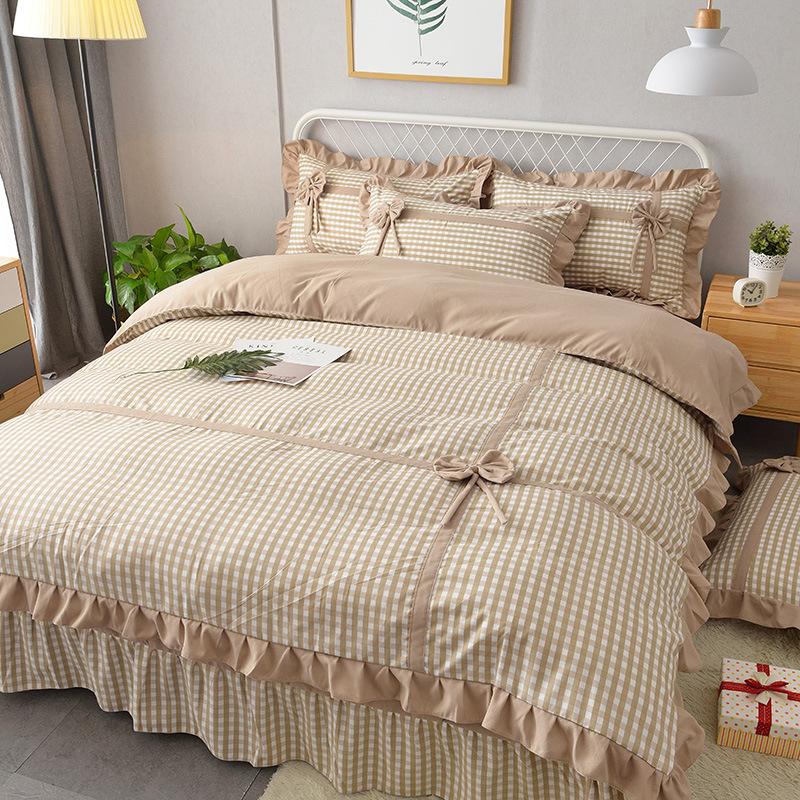 Комплект постельного белья в стиле принцессы с сердечками для девочки из четырех предметов, постельное белье из кружева, трикотажного хлопка, банта, пододеяльника, юбки, комплект из трех предметов