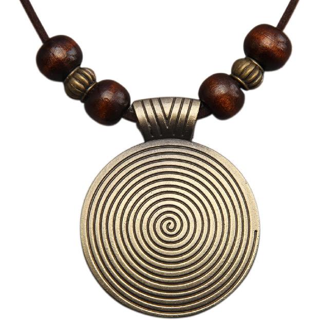 Leather Necklace for Women Boho Choker Necklace Long Cord Leather Pendant Bohemian Neckalce Vintage Alloy Pendant Leather Rope Necklace Wooden
