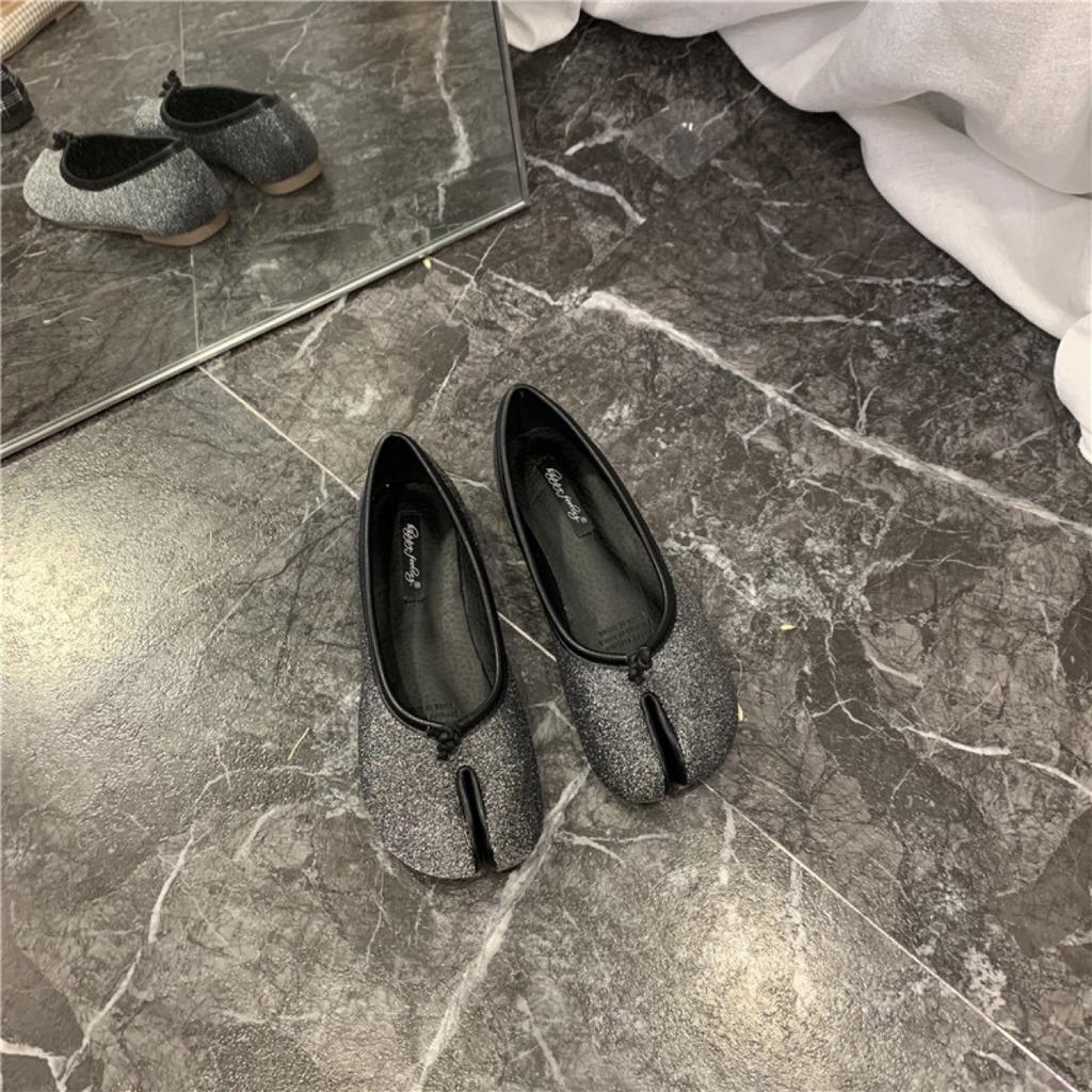 Женские удобные тапочки из кожи из микрофибры на плоской подошве с разделенным носком, лоферы с мягкой подошвой, короткие женские мокасины