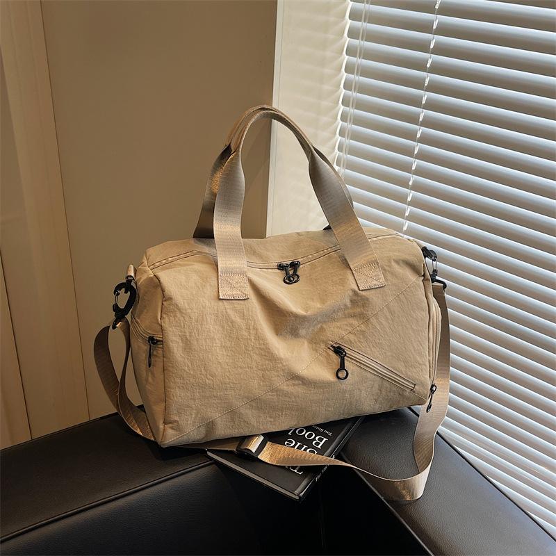 Large-capacity, lightweight, and minimalist sports and fitness bag, new short-trip travel bag, and carry-on luggage for business trips