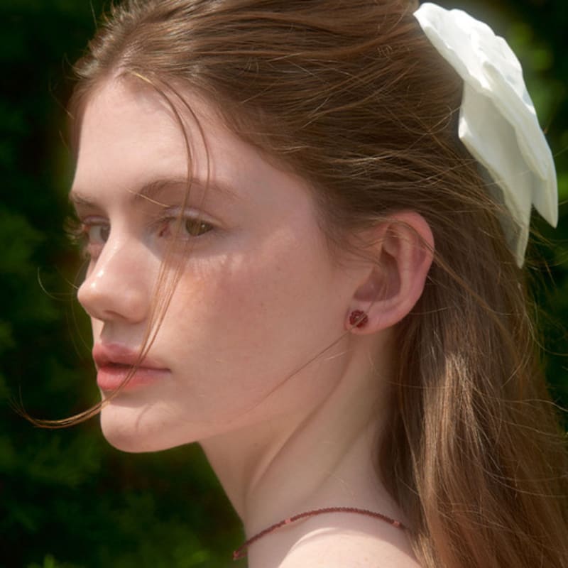 LOVE ME MONSTER Petit Crystal Flower Earrings (L242MER090)