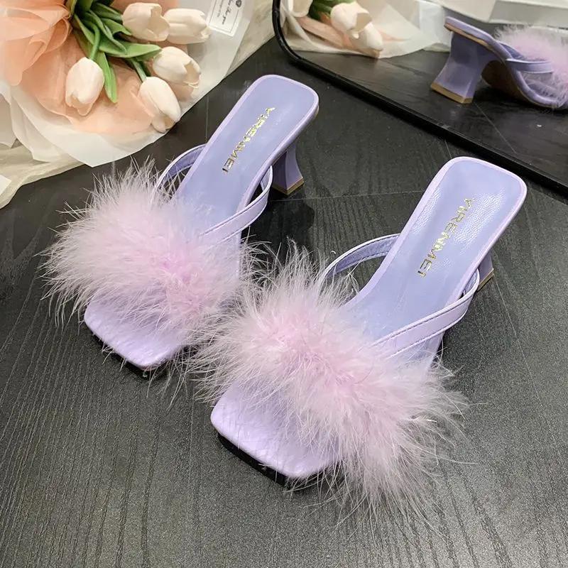 Модные уличные женские шлепанцы на каблуке и женские сандалии Высококачественные дизайнерские роскошные шлепанцы Шикарные элегантные маленькие размеры Тренд 2025 обувь