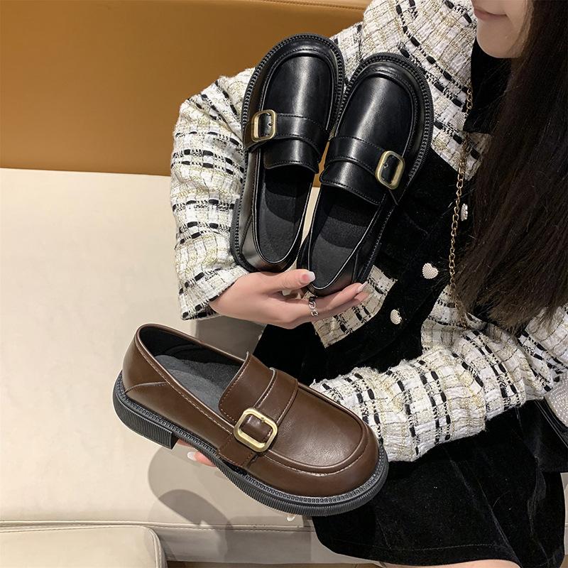 Лоферы весна 2025 новые модные универсальные туфли на мягкой подошве с одной педалью черные ретро британские туфли маленькие кожаные туфли