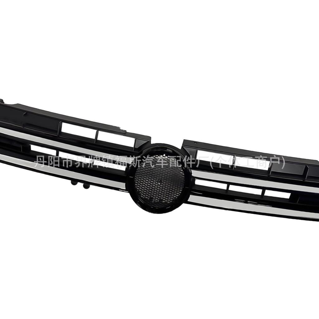 Сетка-заглушка воздухозаборника передней решетки Volkswagen Touareg 11-15 (7P6853651A)