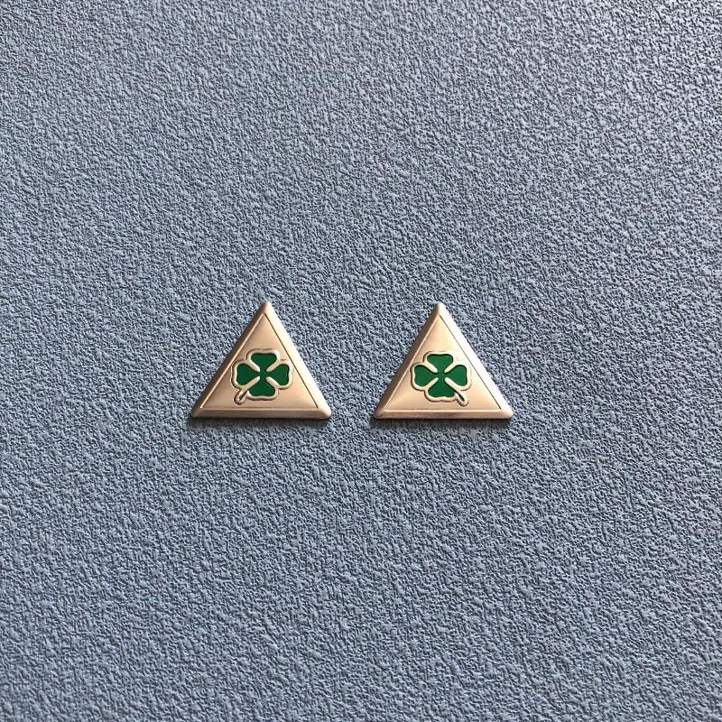 2Pcs green Four Leaf Clover Car Side Fender Emblem Rear Trunk Badge Sticker Romeo 147 156 159 166 Giulietta Spider GT