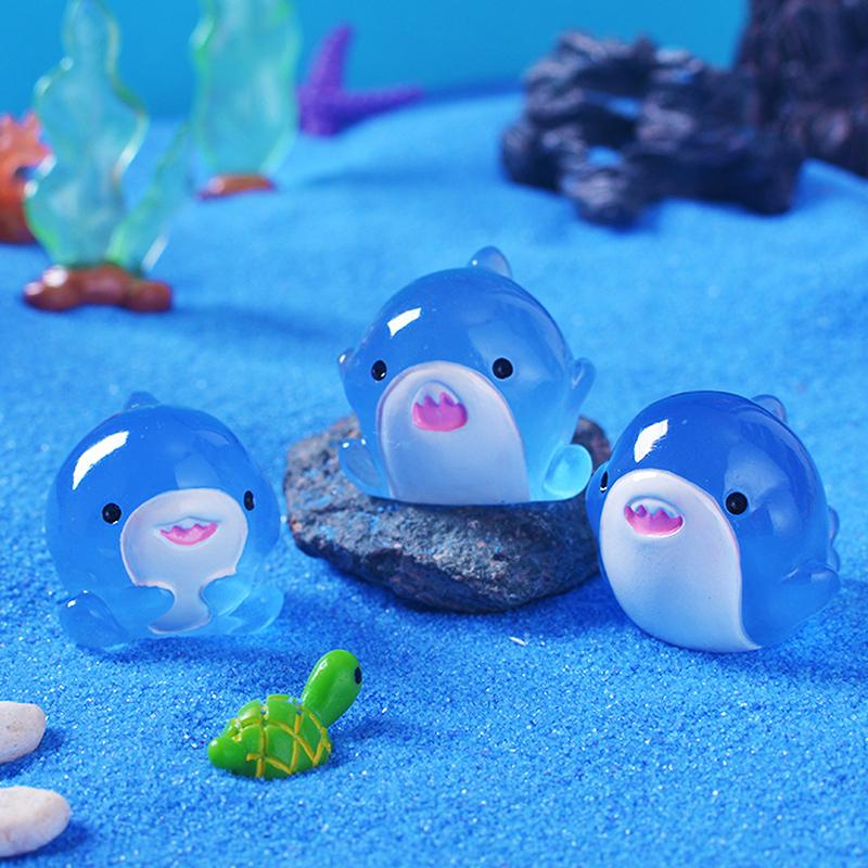 1 шт. Мини Светящаяся Игрушка Акула Милые Украшения Детские Светящиеся в Темноте Полимерные Миниатюрные Фигурки Акул Подарок Для Девочек Новинка