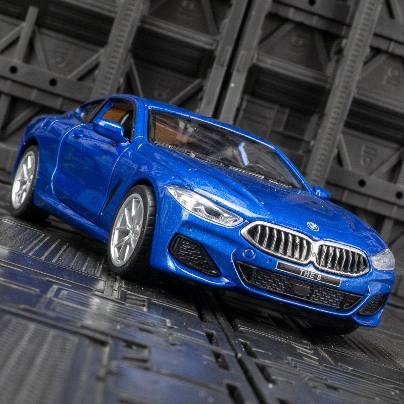 1:35 BMW M8 M850i Coupe Литая игрушечная модель автомобиля из сплава Звук и свет Оттяжной механизм Детская игрушка Коллекционные предметы Подарок на день рождения