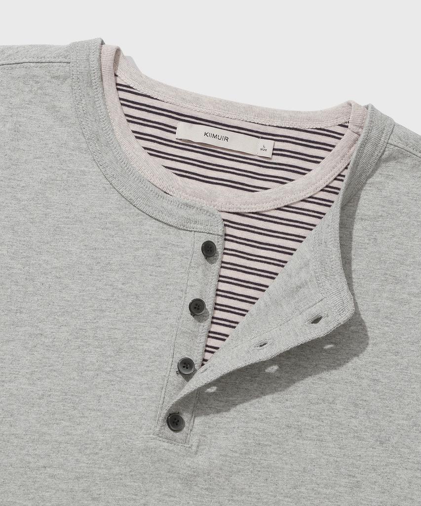 KIIMUIR [Укороченный] Полосатая многослойная футболка-henley с коротким рукавом_Меланжевый серый
