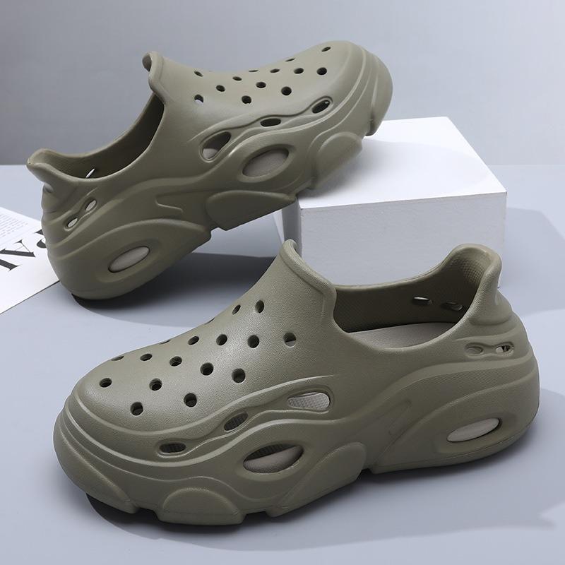 Обувь с отверстиями мужская толстая подошва увеличивает рост и нескользящая два способа носки пара крутые шлепанцы пляжная сумка и премиальные универсальные шлепанцы