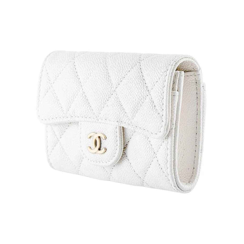 Chanel 23C Классический стиль Вертикальный Золотая этикетка Двойной логотип C Стеганый узор Блестящая текстура Телячья кожа с держателем для карт из золотого металла Маленький Женский Белый