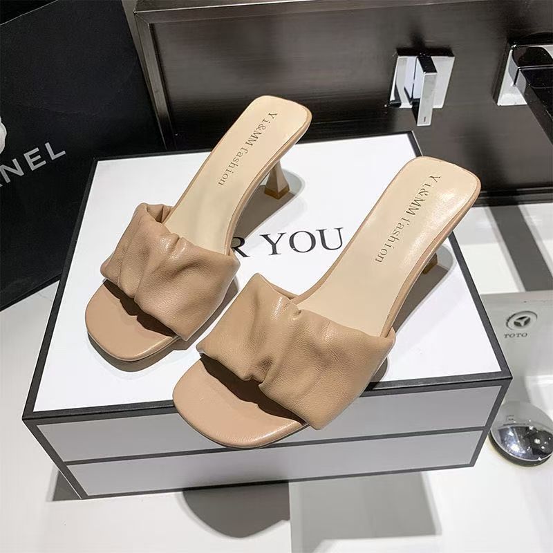 Versatile word fashion sandals go out to wear Internet celebrity explosion French high heels women's slippers 2024 new models