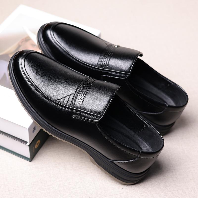 МодаМода Новые дизайнерские повседневные туфли из мягкой кожи для мужчин Весна Осень Черные мужские модельные туфли