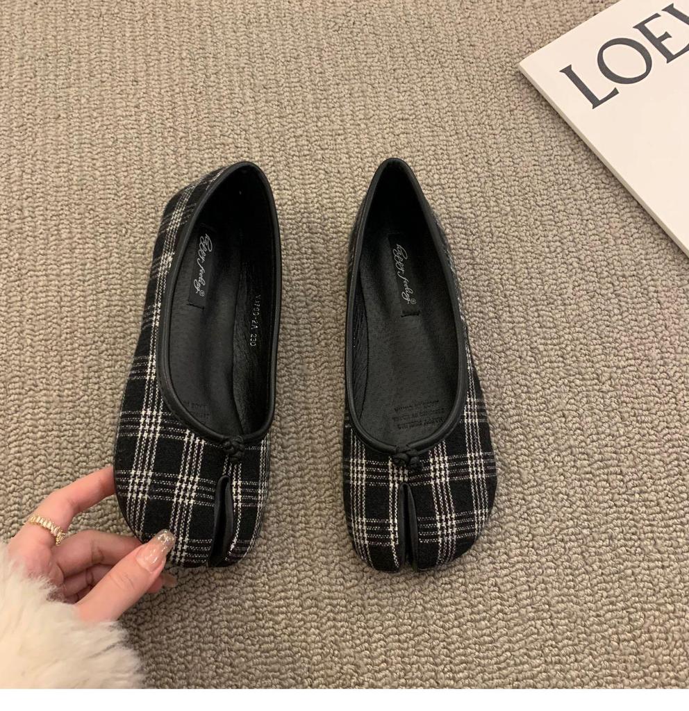 Туфли-бобы женские 2021 лето плоская подошва с разрезом на пальце и дизайном с пряжкой 'horsebit'