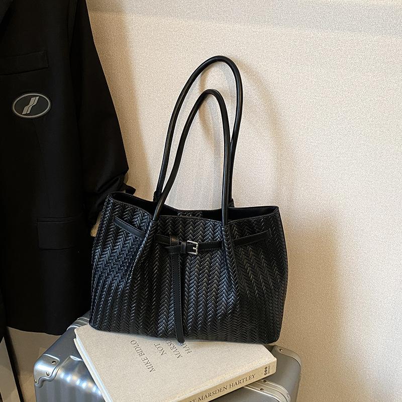 Ретро сумка женская большой вместимости 2025 новая осень и зима универсальная плетеная сумка сумка через плечо повседневная сумка-тоут для поездок на работу