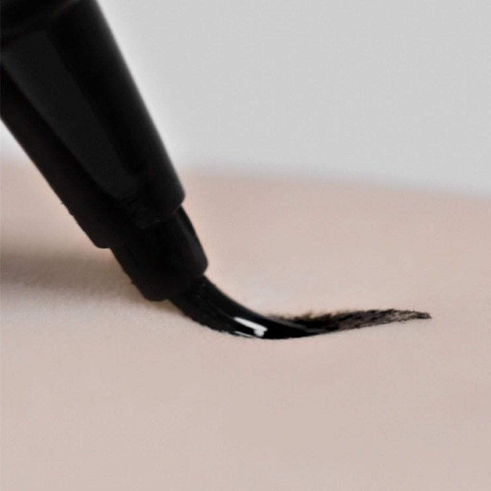 Hera Подводка для глаз Easy Styling Eyeliner 0,5 г, черная, 1 шт.