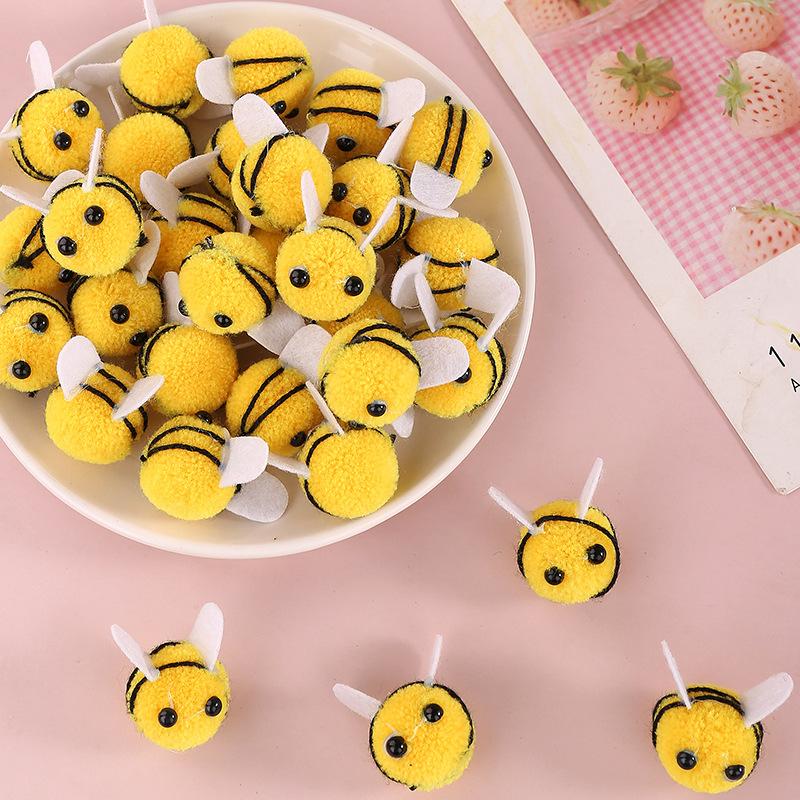 50 Pcs Small Felt Bees for Crafts, Cute Pom Pom Bees Balls Mini Bees Figures for Decorations DIY Supplies